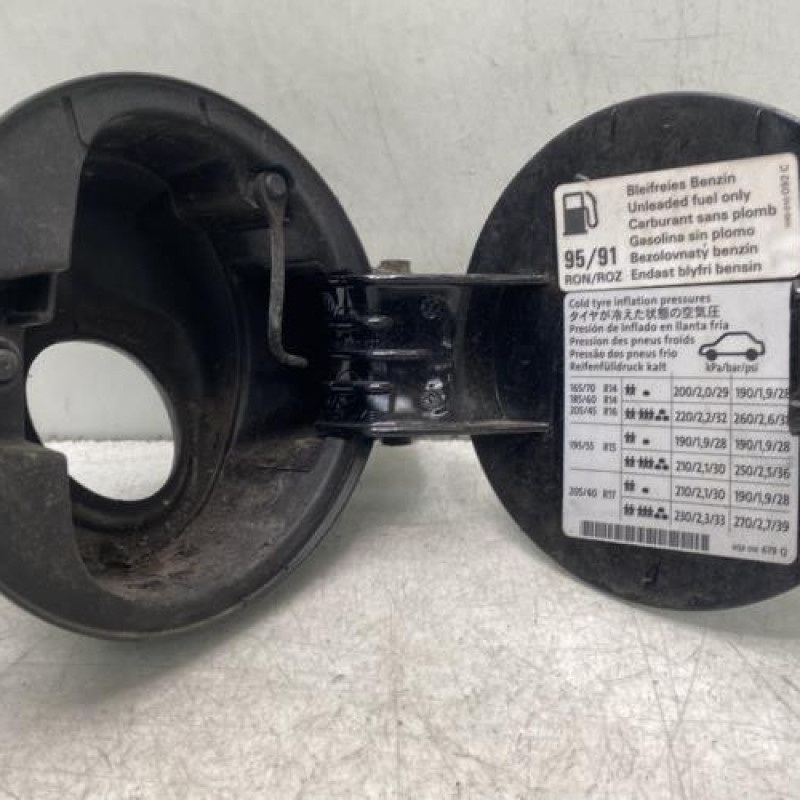 Trappe d'essence VOLKSWAGEN POLO 4 Photo n°3