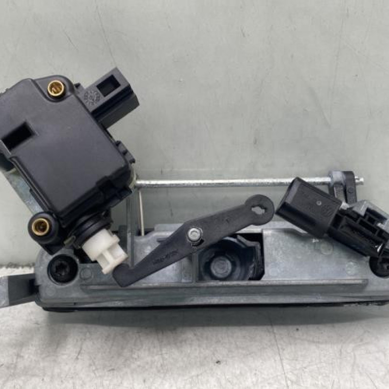 Bouton de coffre VOLKSWAGEN POLO 4 Photo n°2