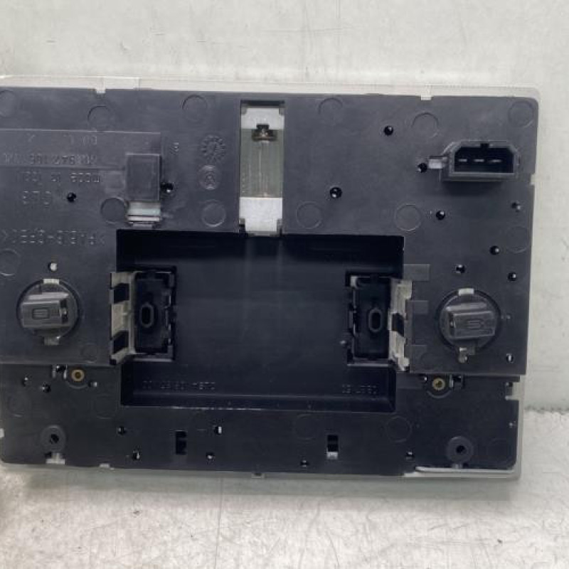 Eclairage de plafonnier VOLKSWAGEN POLO 4 Photo n°2