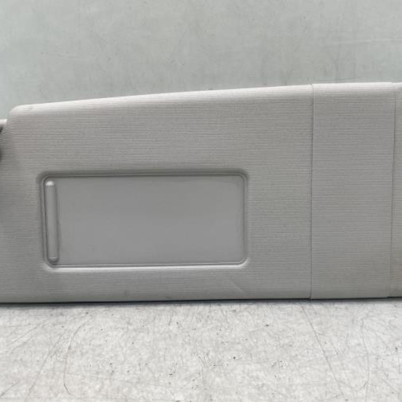 Pare soleil gauche VOLKSWAGEN POLO 4 Photo n°1