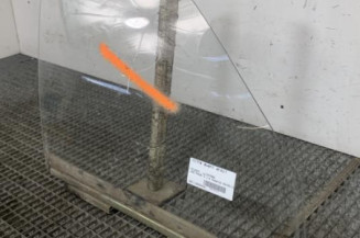 Vitre avant droit PEUGEOT 205