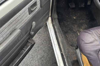 Vitre avant droit PEUGEOT 205