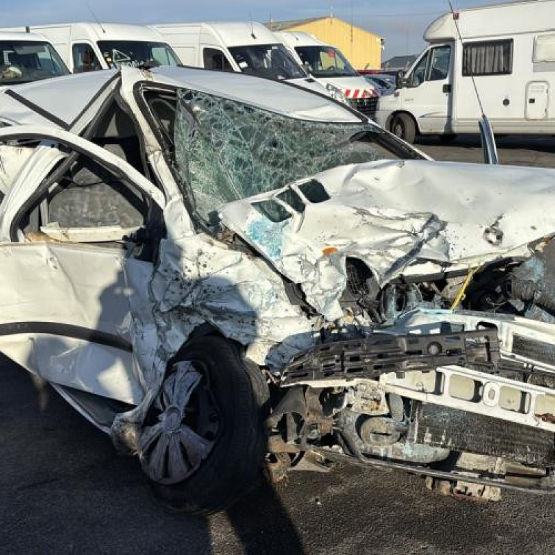 Pare choc arriere RENAULT TWINGO 1 Photo n°8