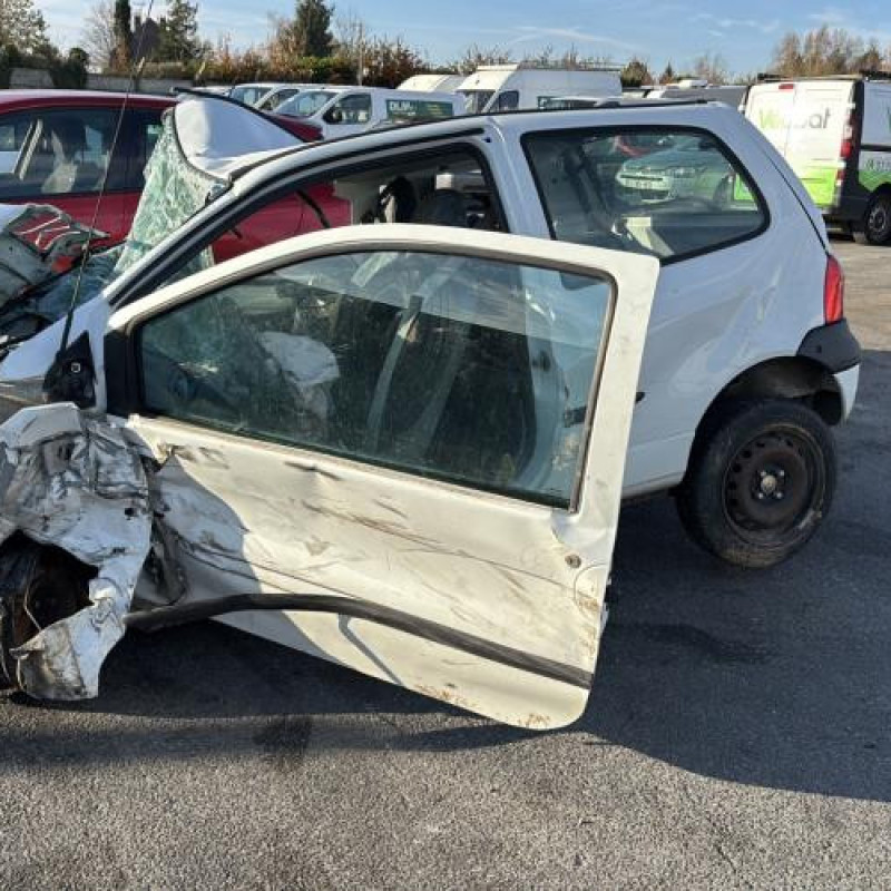 Pare choc arriere RENAULT TWINGO 1 Photo n°9