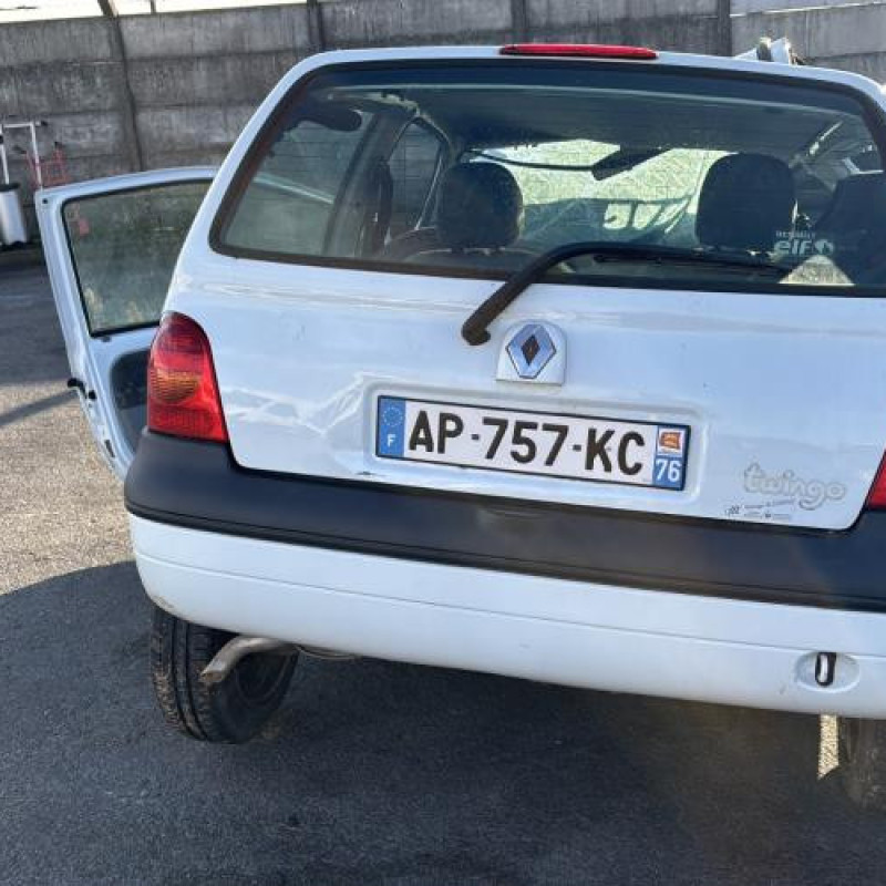Pare choc arriere RENAULT TWINGO 1 Photo n°10