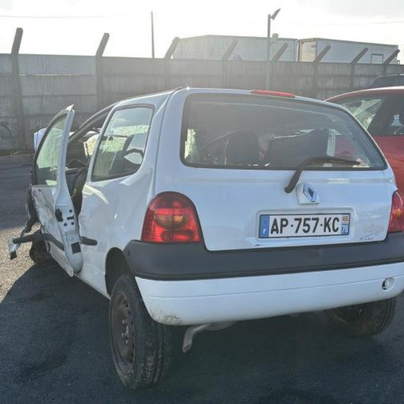 Pare choc arriere RENAULT TWINGO 1 Photo n°16