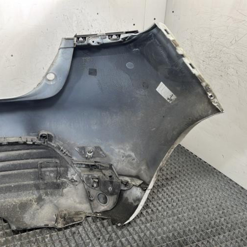 Pare choc arriere RENAULT CLIO 4 Photo n°4