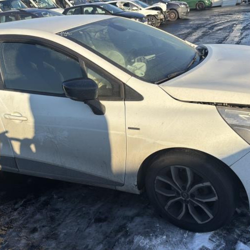 Pare choc arriere RENAULT CLIO 4 Photo n°10