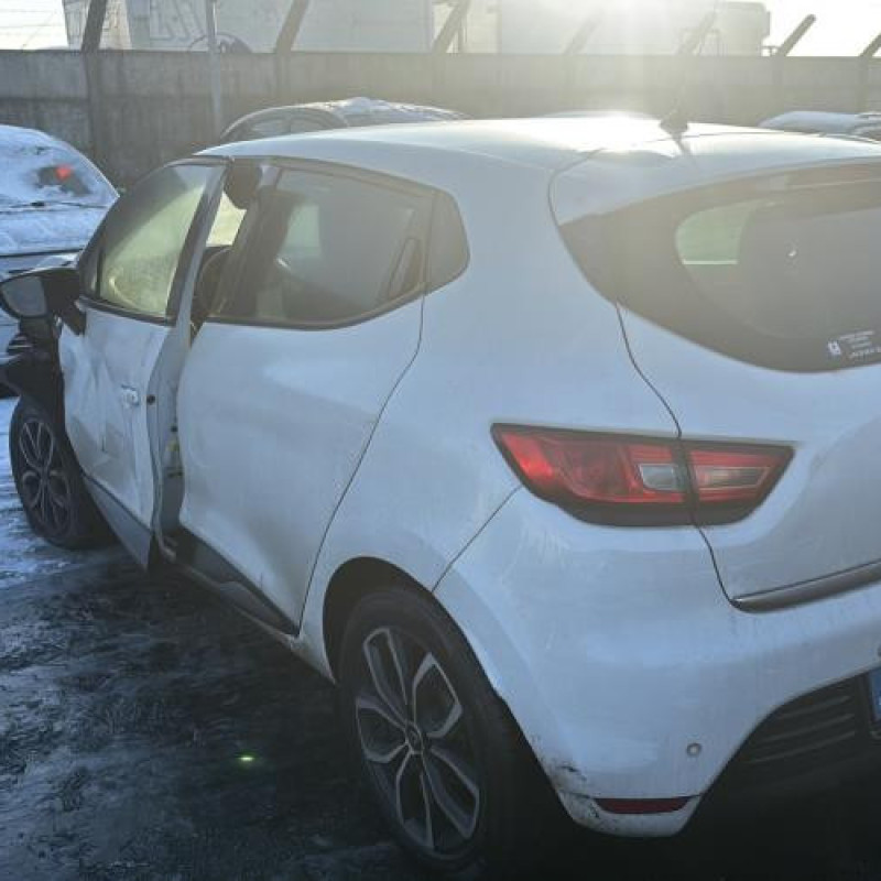 Pare choc arriere RENAULT CLIO 4 Photo n°13