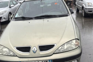 Anti brouillard gauche (feux) RENAULT MEGANE 1