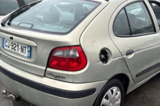 Anti brouillard gauche (feux) RENAULT MEGANE 1