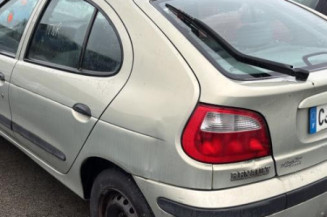 Anti brouillard gauche (feux) RENAULT MEGANE 1