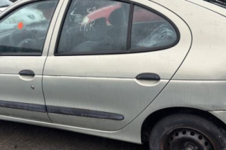 Anti brouillard gauche (feux) RENAULT MEGANE 1