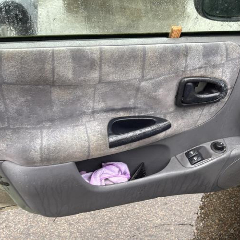 Anti brouillard gauche (feux) RENAULT MEGANE 1 Photo n°14