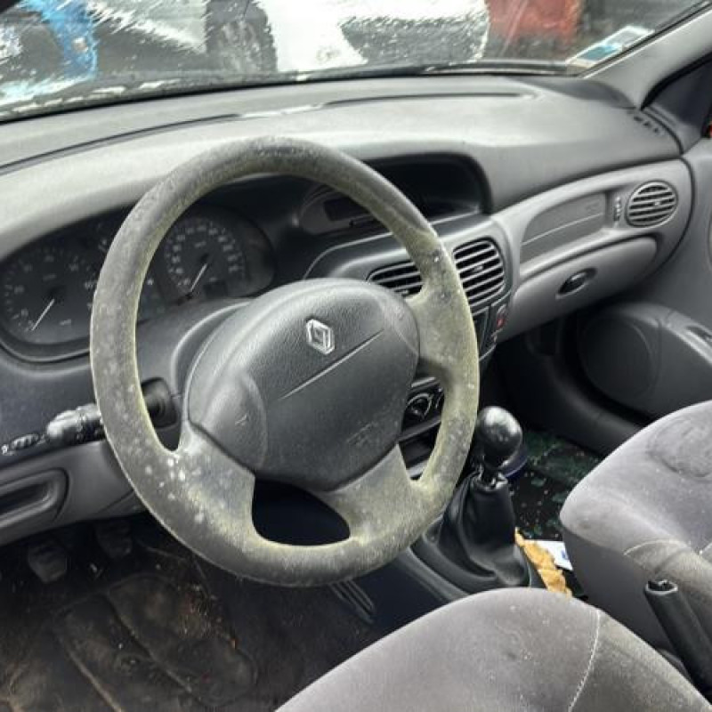 Anti brouillard gauche (feux) RENAULT MEGANE 1 Photo n°17