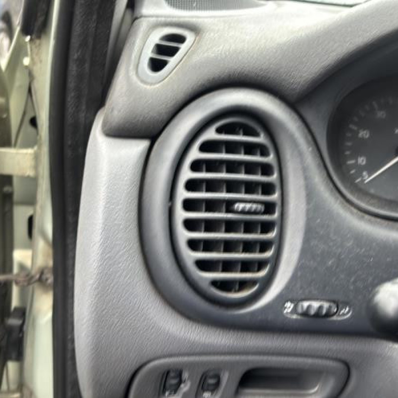 Anti brouillard gauche (feux) RENAULT MEGANE 1 Photo n°20