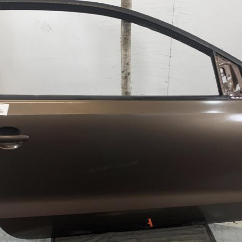 Porte avant droit VOLKSWAGEN POLO 5 Photo n°1
