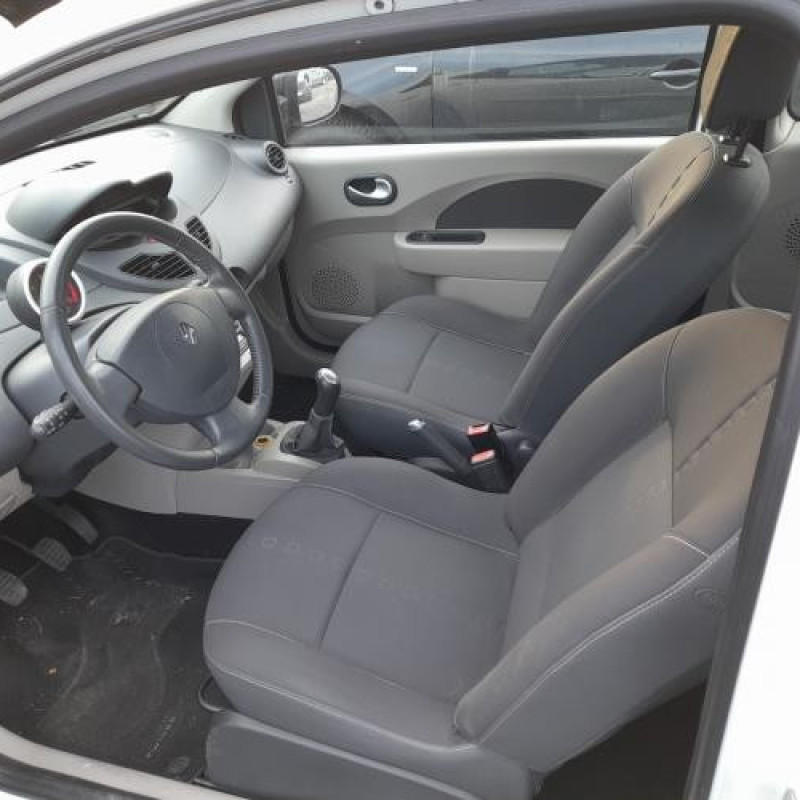 Absorbeur de pare choc arriere RENAULT TWINGO 2 Photo n°14