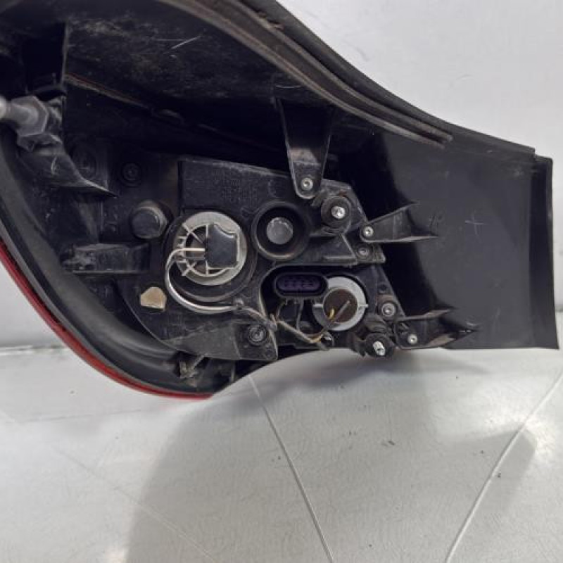 Feu arriere principal droit (feux) OPEL ASTRA J Photo n°3