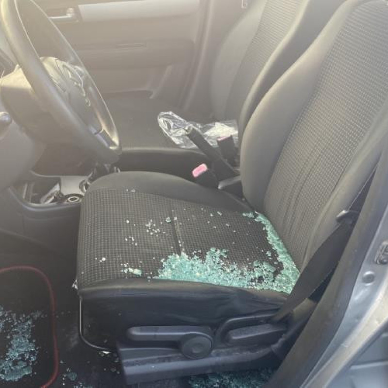 Trappe d'essence SUZUKI SWIFT 3 Photo n°12