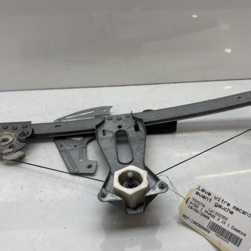 Leve vitre mecanique avant gauche TOYOTA AYGO 1 Photo n°1