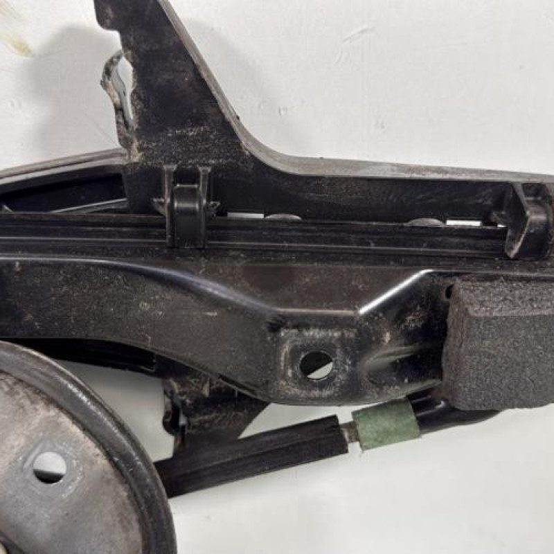 Leve vitre electrique arriere droit VOLKSWAGEN GOLF 5 Photo n°3