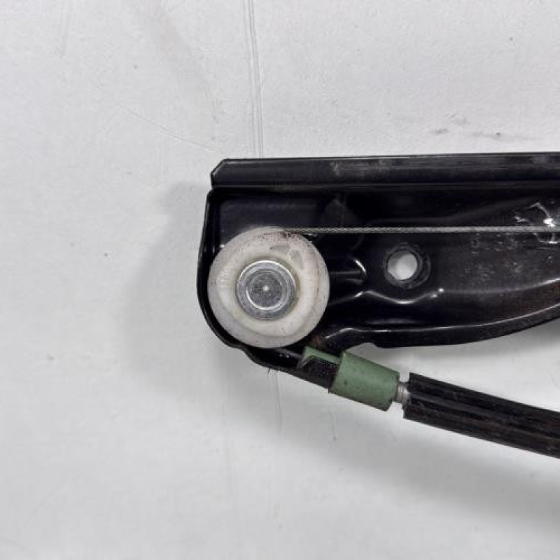 Leve vitre electrique arriere gauche VOLKSWAGEN GOLF 5 Photo n°4