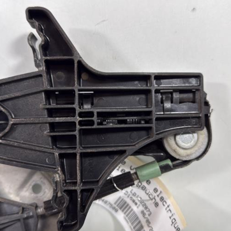 Leve vitre electrique arriere gauche VOLKSWAGEN GOLF 5 Photo n°5