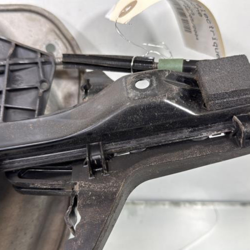 Leve vitre electrique arriere gauche VOLKSWAGEN GOLF 5 Photo n°6