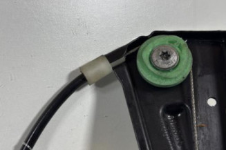 Leve vitre electrique avant gauche VOLKSWAGEN GOLF 5