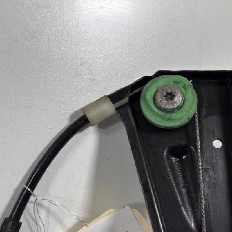 Leve vitre electrique avant gauche VOLKSWAGEN GOLF 5 Photo n°7