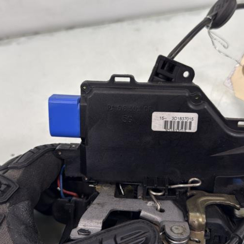 Serrure avant gauche VOLKSWAGEN GOLF 5 Photo n°3