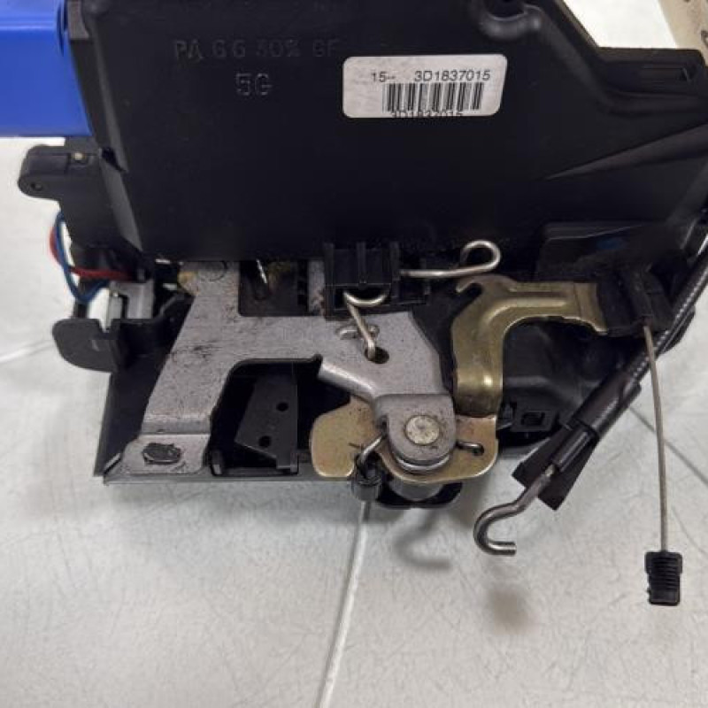 Serrure avant gauche VOLKSWAGEN GOLF 5 Photo n°4