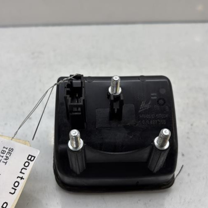 Bouton de coffre SEAT IBIZA 4 Photo n°2