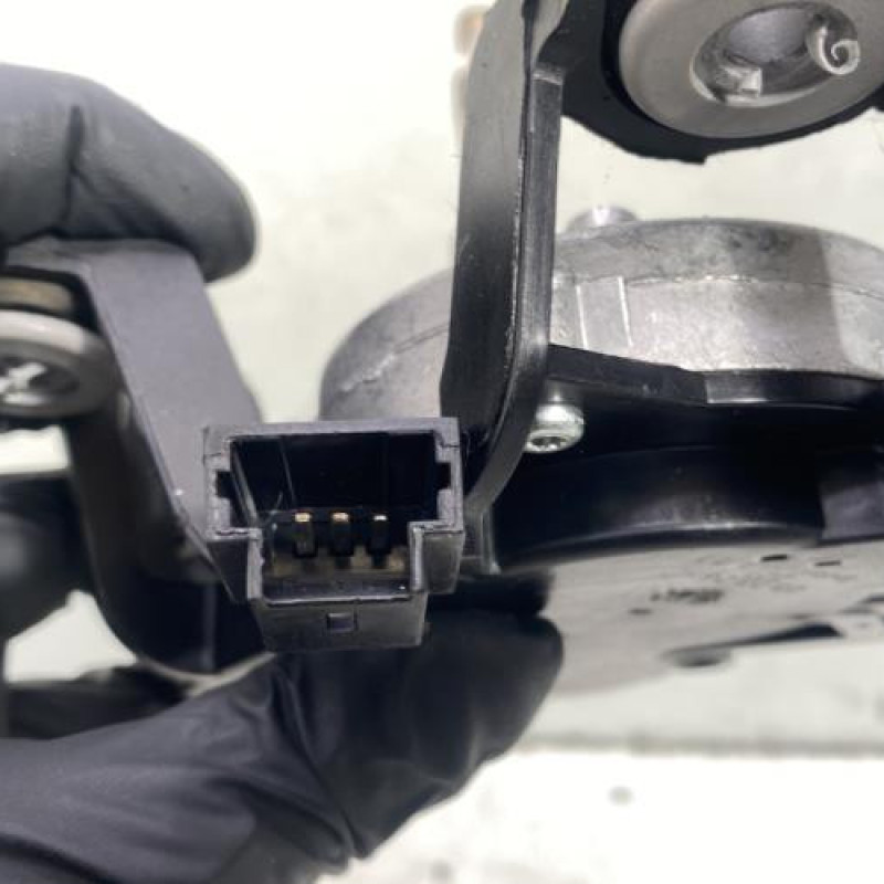 Moteur essuie glace arriere RENAULT MEGANE 2 Photo n°4