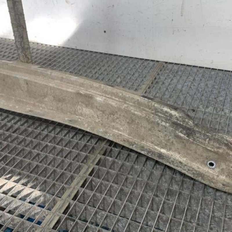 Renfort pare choc arriere (traverse) AUDI A4 2 Photo n°3