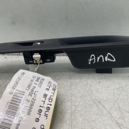 Interrupteur de leve vitre arriere droit PEUGEOT 5008 2