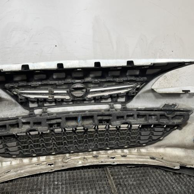 Pare choc avant OPEL ASTRA J Photo n°6