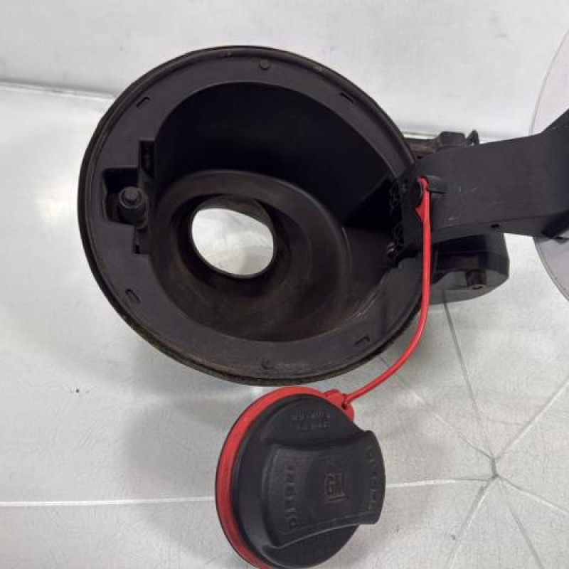 Trappe d'essence OPEL ASTRA J Photo n°3