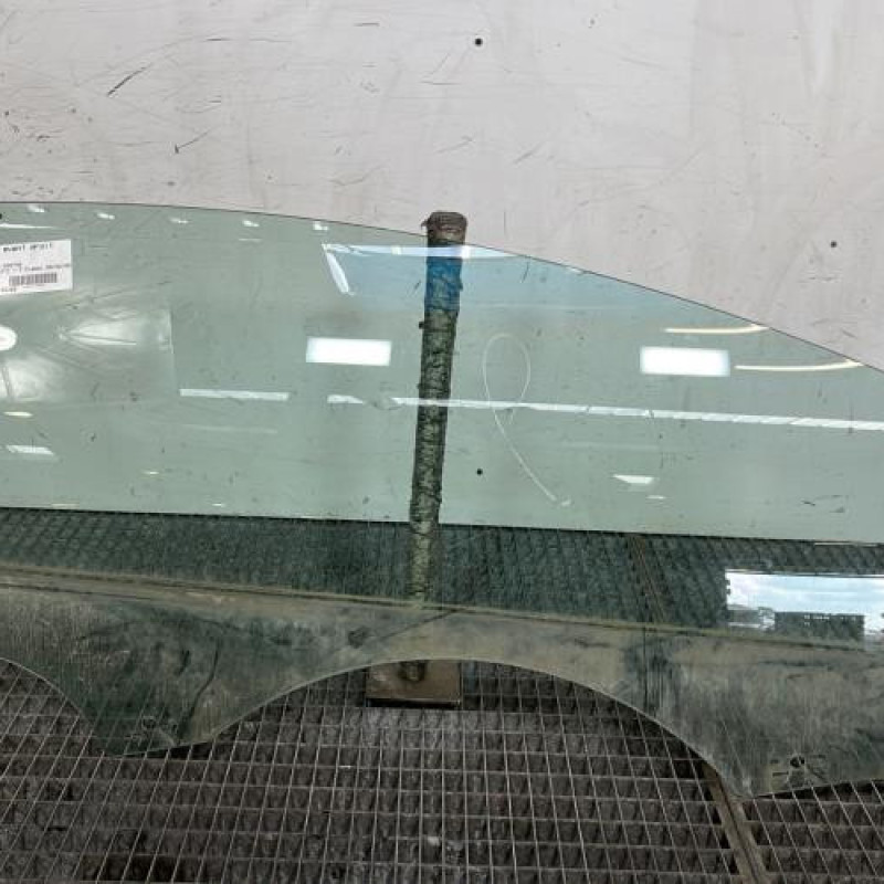 Vitre avant droit OPEL ASTRA J Photo n°1