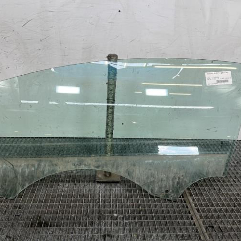 Vitre avant gauche OPEL ASTRA J Photo n°1