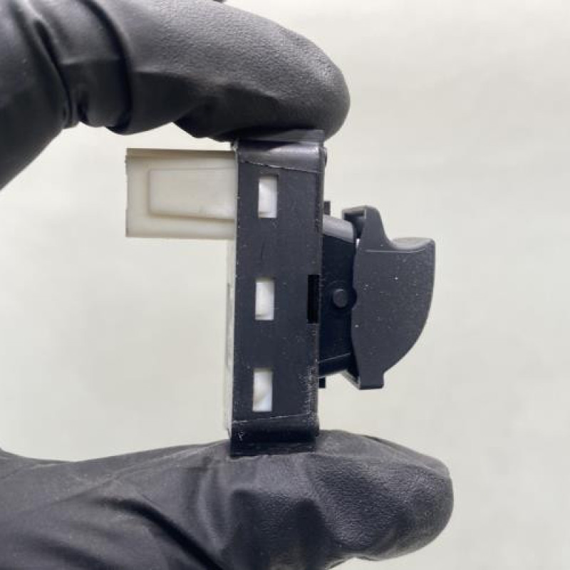 Interrupteur de leve vitre arriere gauche PEUGEOT 5008 2 Photo n°2