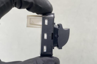 Interrupteur de leve vitre avant droit PEUGEOT 5008 2