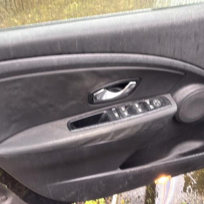 Poignee interieur arriere gauche RENAULT MEGANE 3 Photo n°10