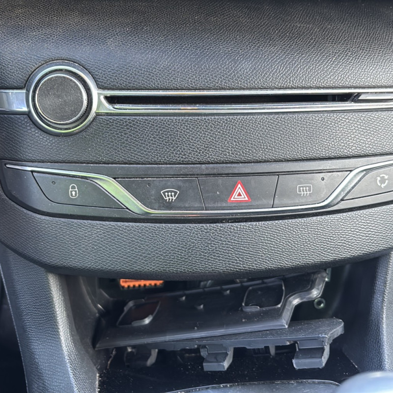 PEUGEOT 308 2 PHASE 1 1.6 HDI - 8V TURBO Photo n°19