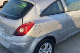Custode arriere droit OPEL CORSA D