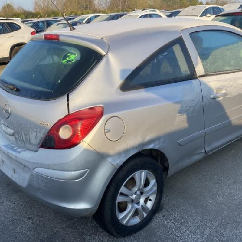 Custode arriere gauche OPEL CORSA D Photo n°3
