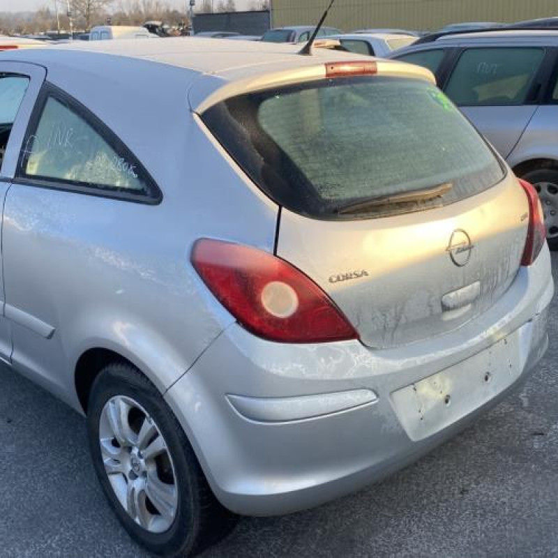 Custode arriere gauche OPEL CORSA D Photo n°4