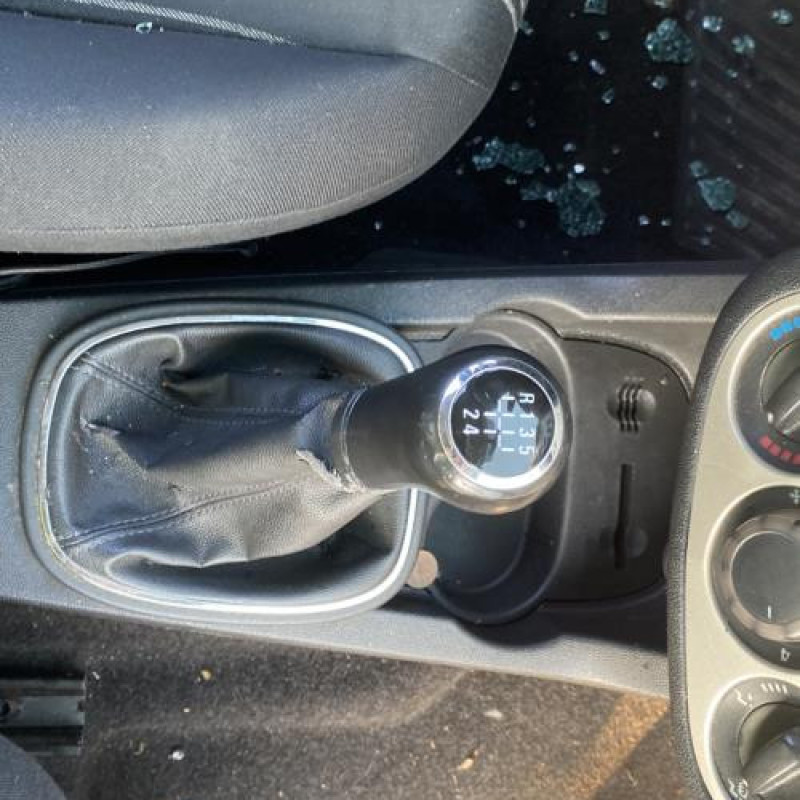 Custode arriere gauche OPEL CORSA D Photo n°15