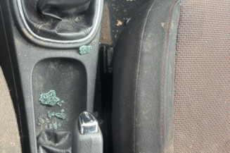 Custode arriere droit OPEL CORSA D